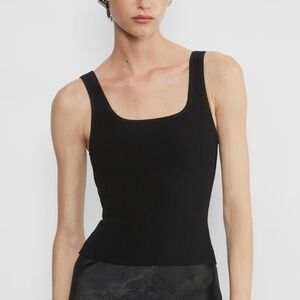 Aritzia Babaton Sculpt Kint Tank